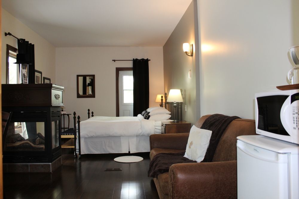 Auberge Nuits De St-Georges Bromont Exterior photo