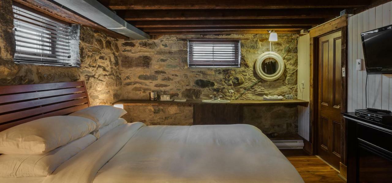 Auberge Nuits De St-Georges Bromont Exterior photo